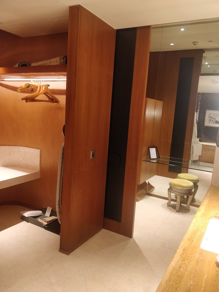Towers, 1 Queen Bed, City view photo