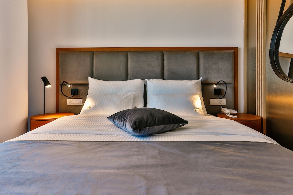 Standard Double or Twin Room, City View photo 3