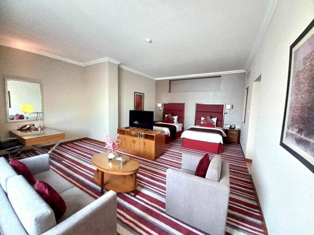 Family Room - Photo 4