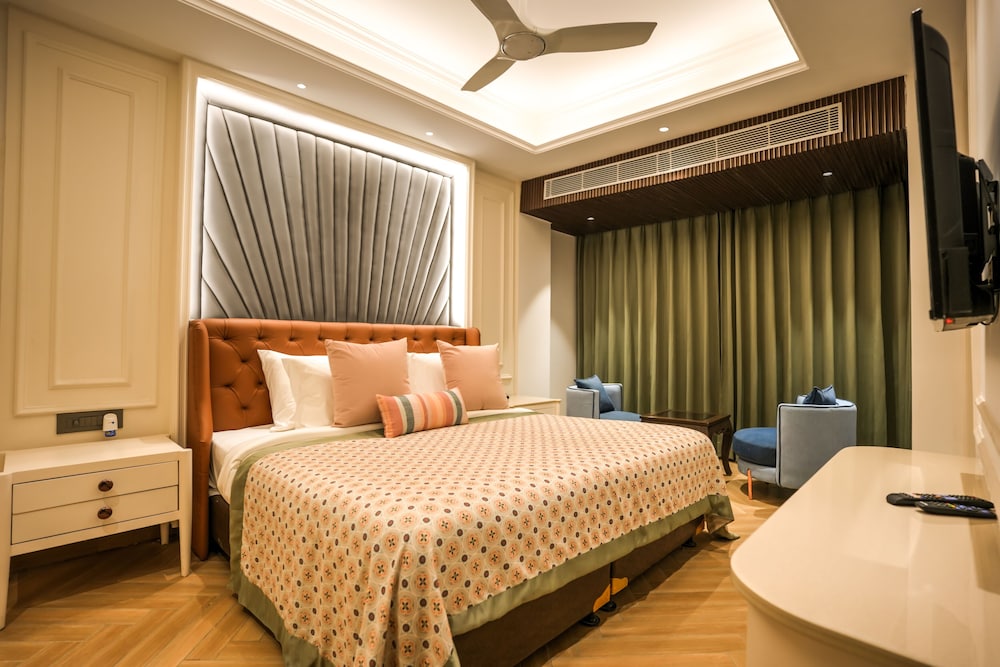Luxury Room - Photo 16