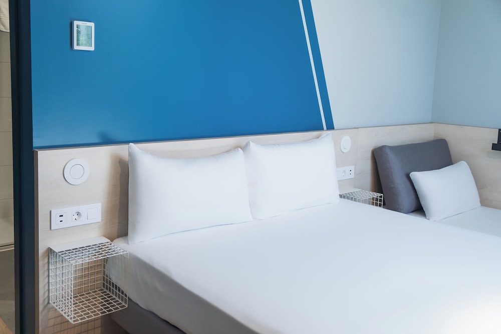 Habitación Triple, 1 Cama Doble con Sofá Cama, Accesible