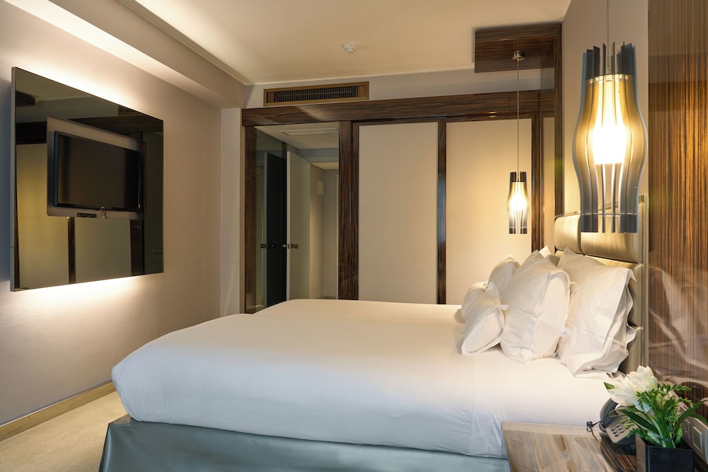 Premier Single Room