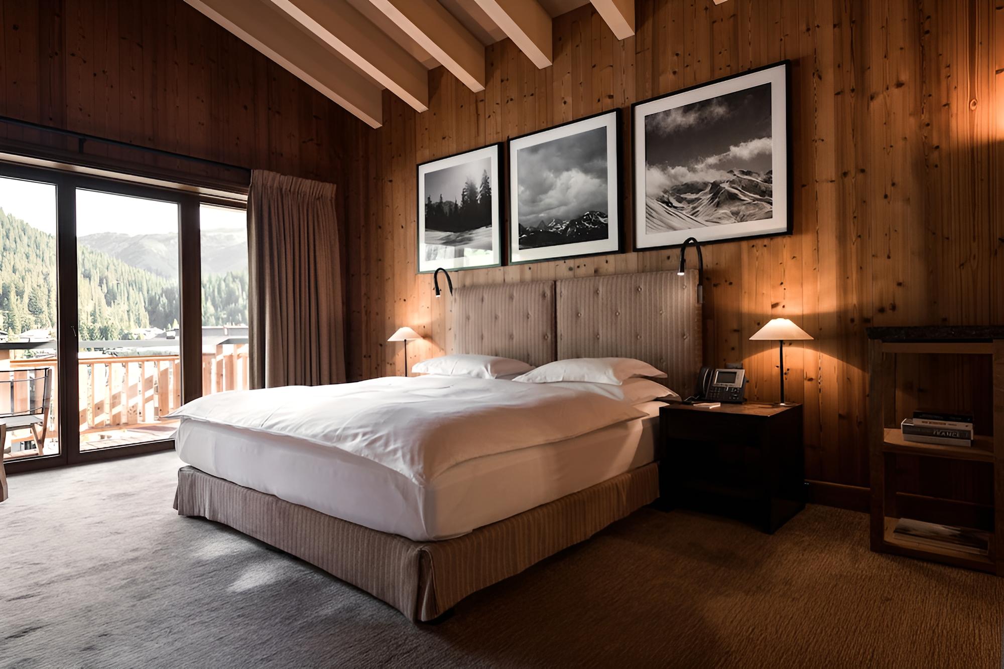 Deluxe Double Room, 1 King Bed, Accessible, Mountain View photo 2