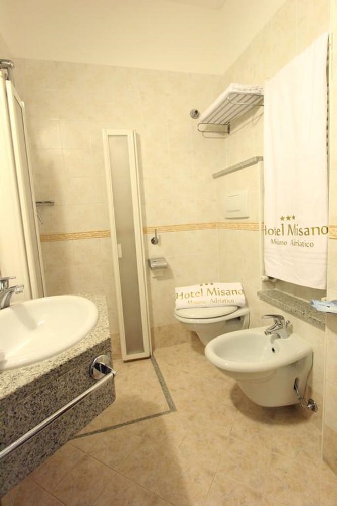 Standard Quadruple Room - Photo 3