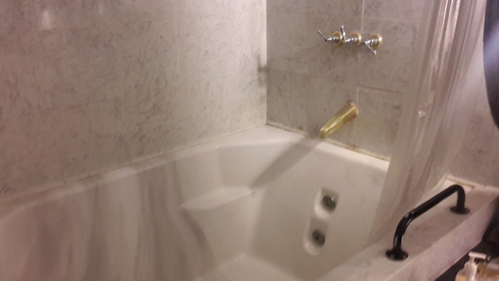 Hidden Rose #2, 1 Queen Bed w/Jacuzzi Tub photo 1