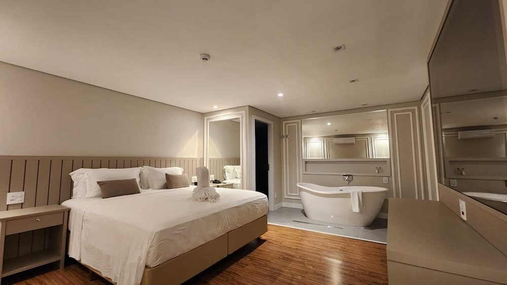 Luxury Studio Suite photo 1