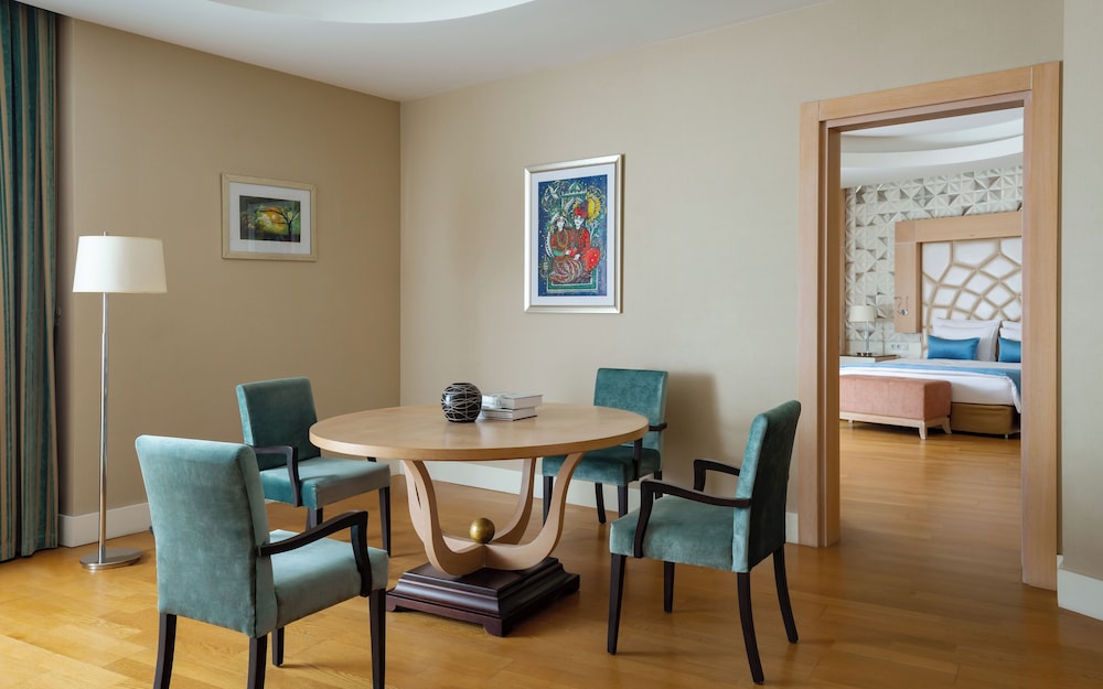 One Bedroom Residential Suite photo 3