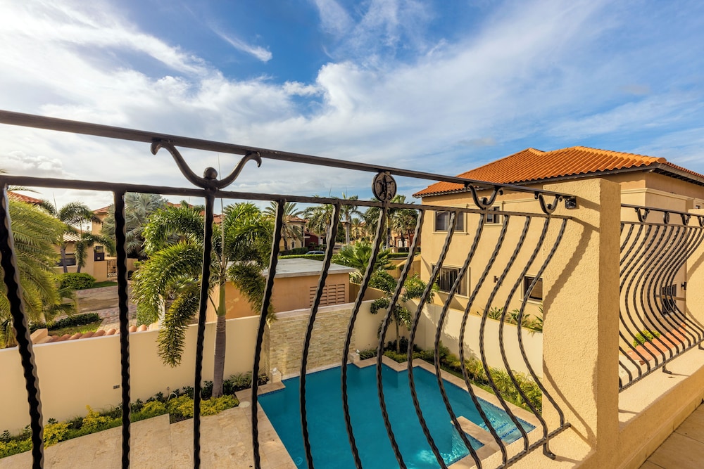 Deluxe Villa photo 2