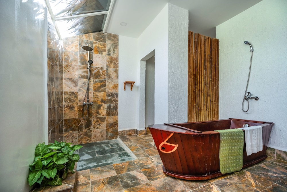 Luxury Suite, 1 Bedroom, Garden View photo 3