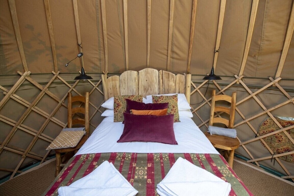 Romantic Tent, Multiple Beds (Dabinett Yurt) photo 2