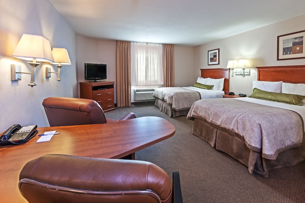 Suite, 2 Double Beds (Comm, Mobil, Trans Shwr, Tub) - Photo 1