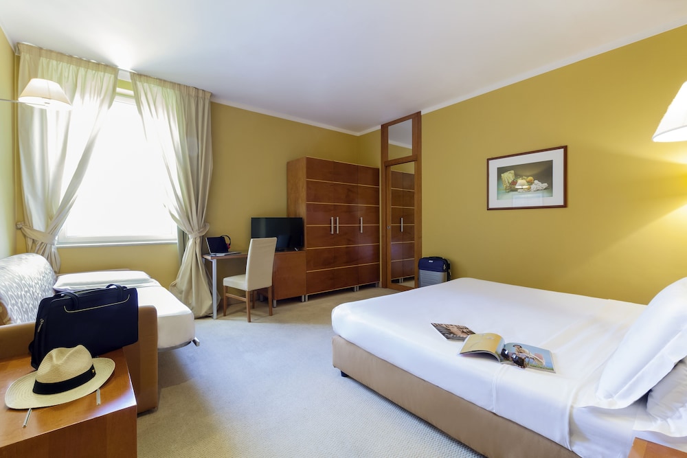 Standard Double Room, Multiple Beds