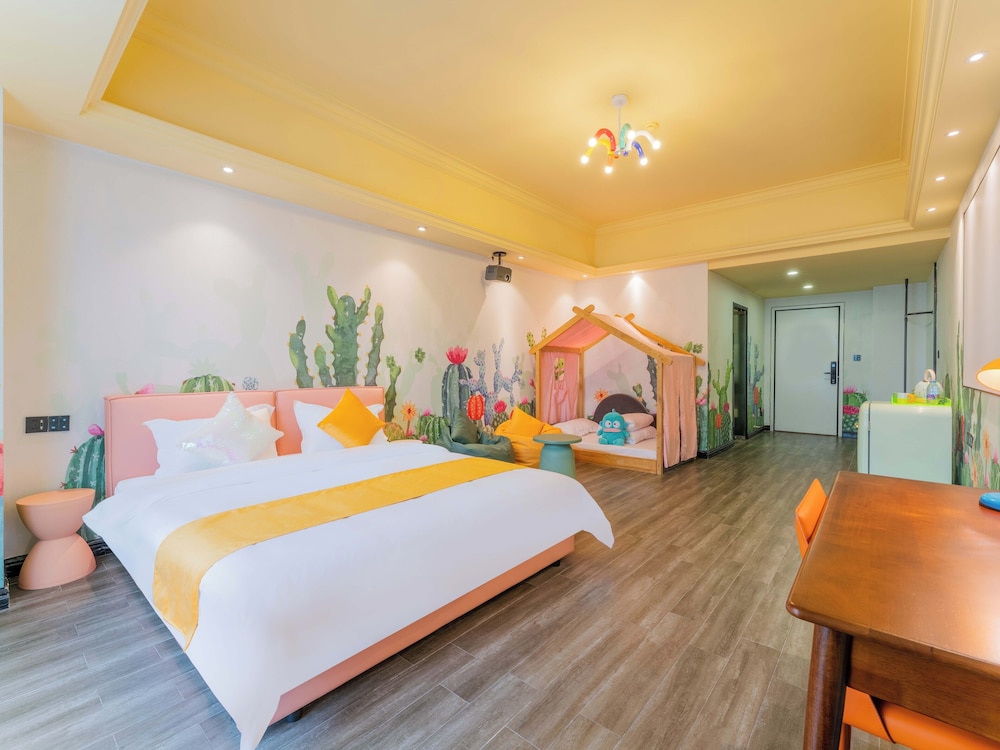 Family Tent, Multiple Beds, Non Smoking, Refrigerator