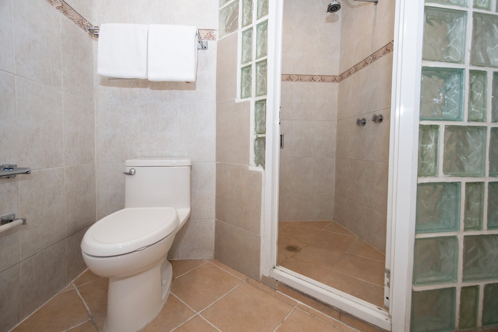 Standard Room, 2 Twin Beds - Photo 4