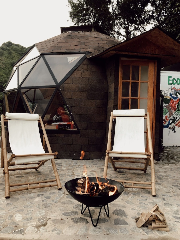 Deluxe Bungalow, 1 King Bed, Hot Tub, Mountain View photo 2