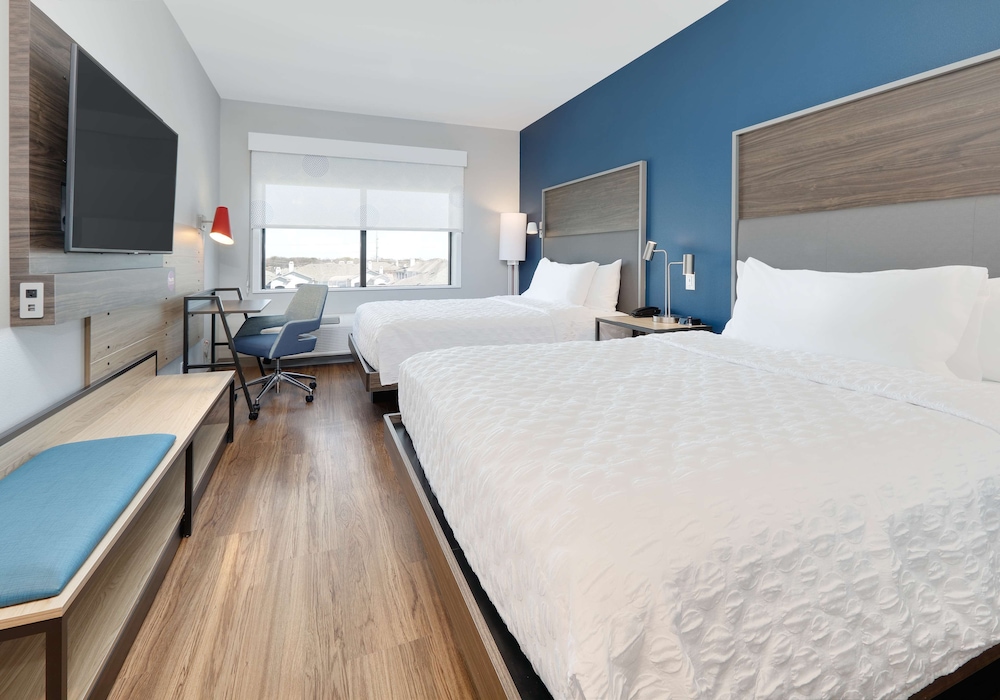 Room, 2 Queen Beds, Accessible (Hearing) - Photo 1