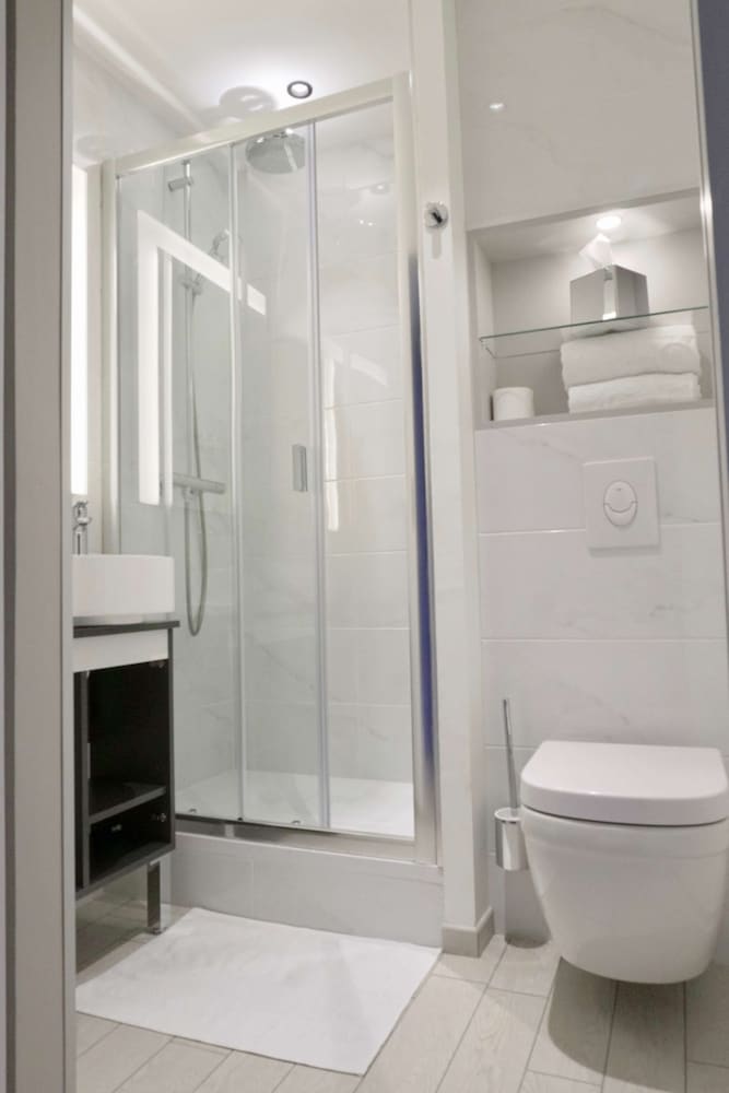 Comfort Room, 1 Double Bed - Photo 12