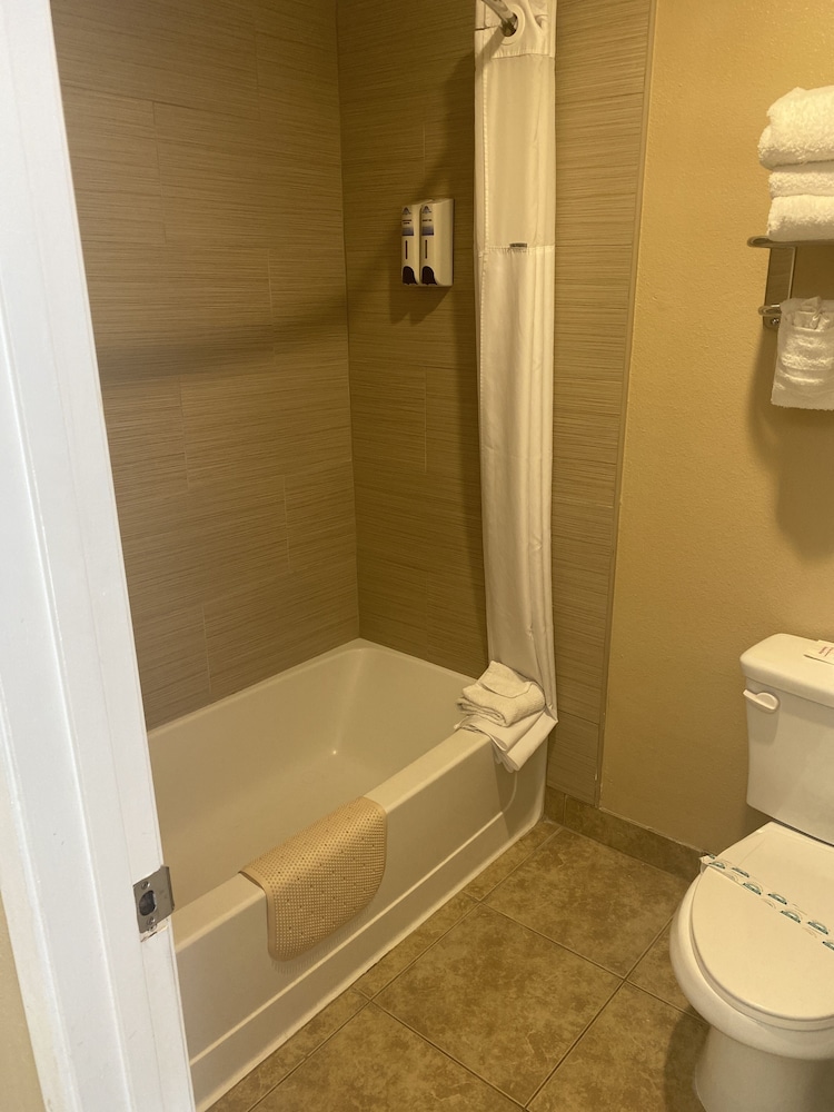 Basic Double Room photo 3