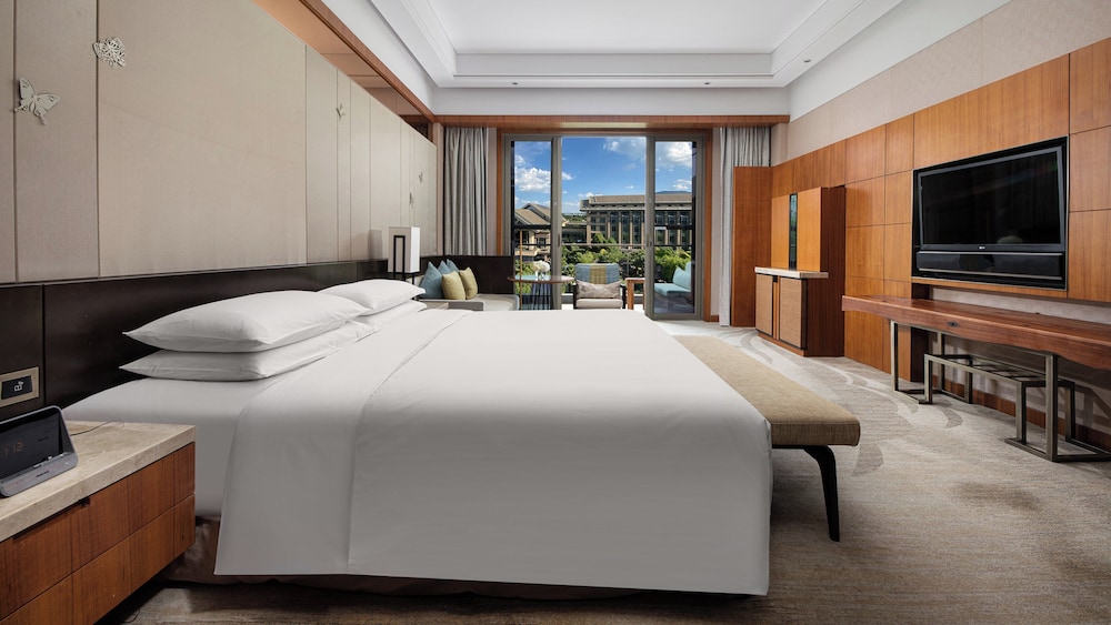 Club Room, Accessible, Club Lounge Access