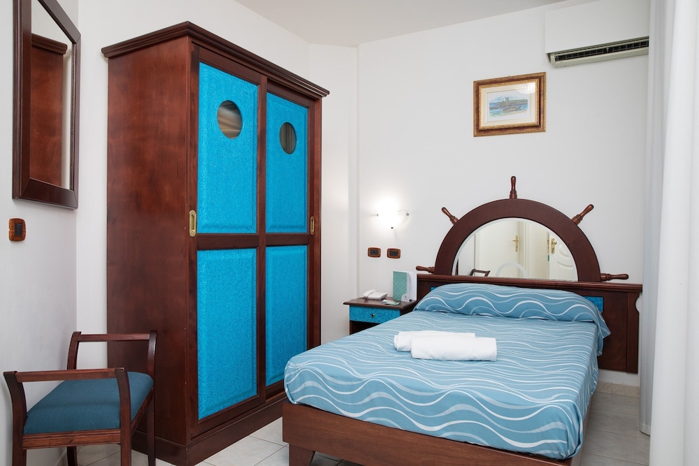 Triple Room (Small)