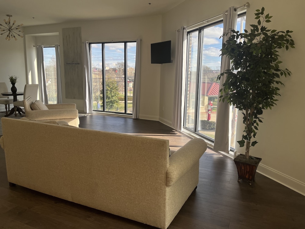 Suite, 1 King Bed with Sofa bed
