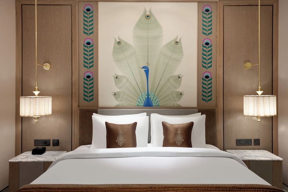 Royal Suite, 1 King Bed (Village)