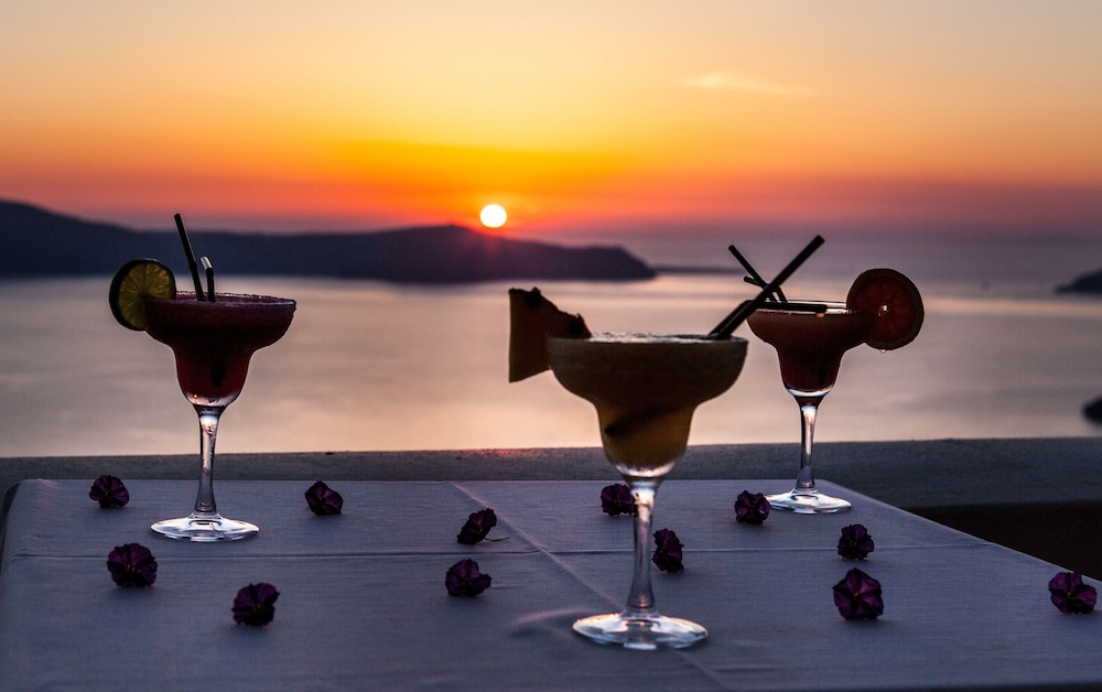 Suite, Balcony (Caldera View) - Photo 8