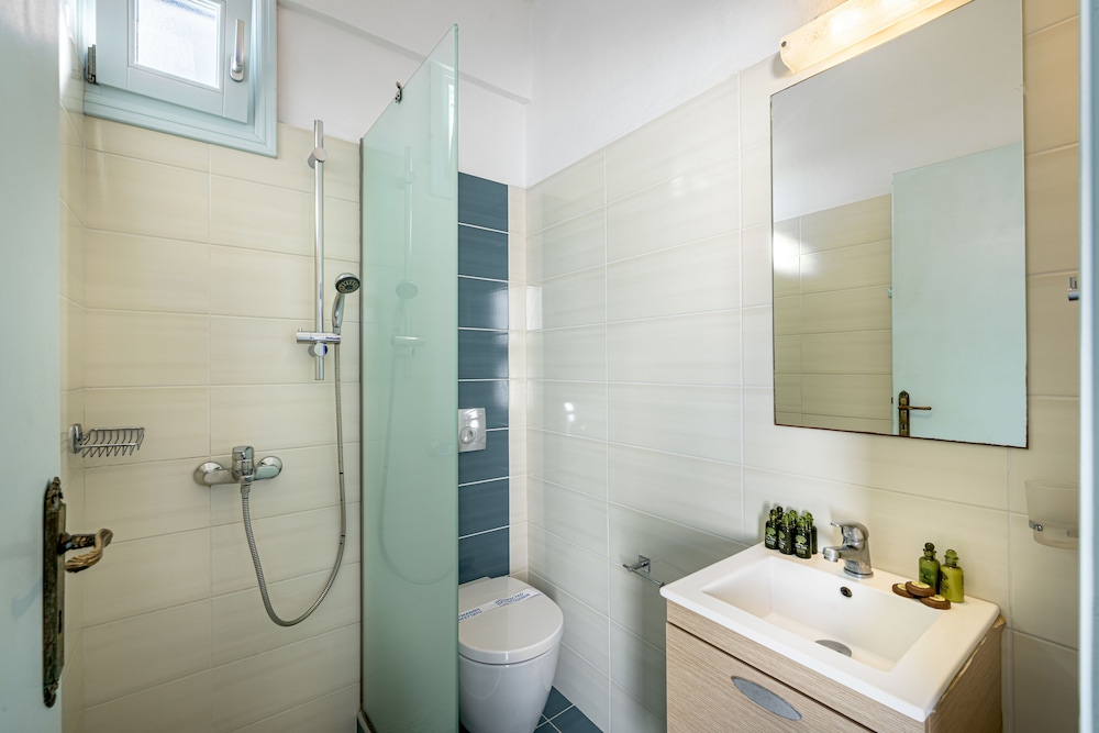 Standard Double or Twin Room - Photo 3
