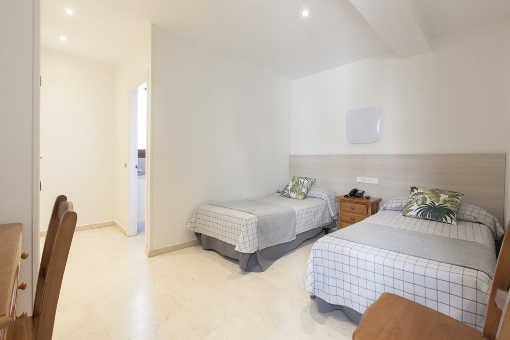 Double Room, 2 Twin Beds photo 3