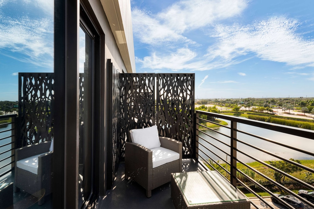 Room, 2 Double Beds, Non Smoking, Balcony - Photo 10
