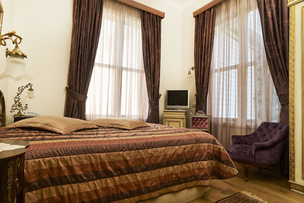 Economy Double or Twin Room photo 3