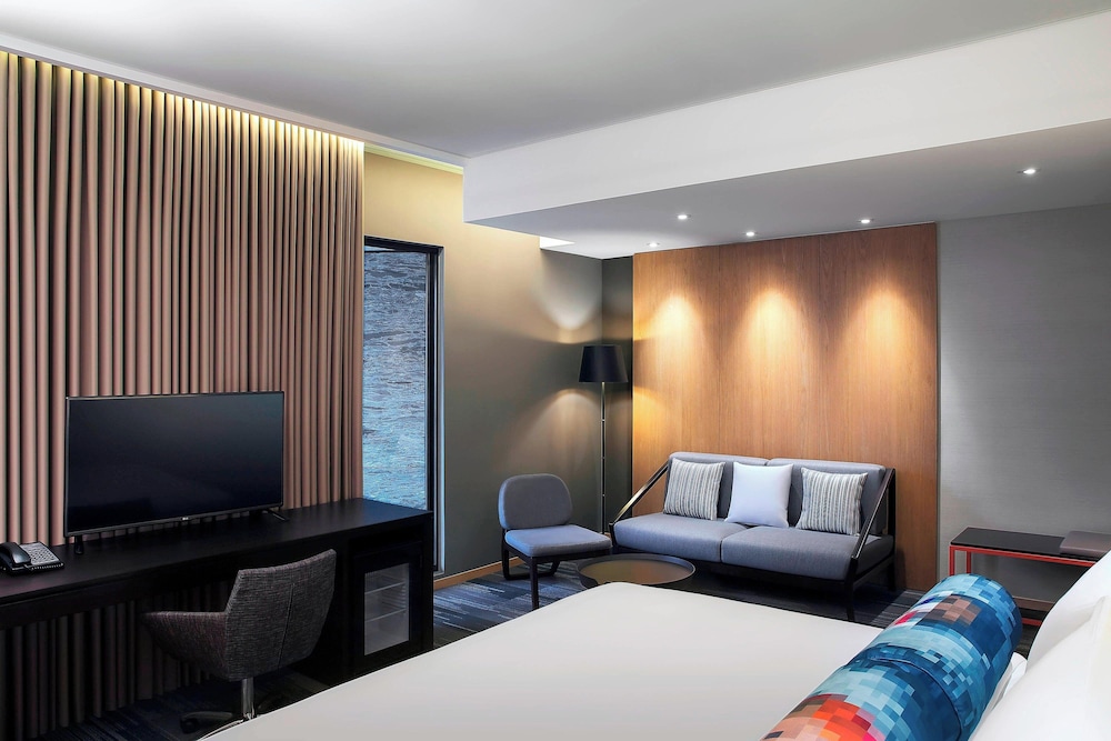 Room, 1 King Bed photo 3
