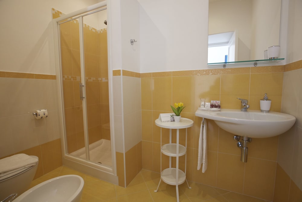 Economy Double Room Single Use photo 3
