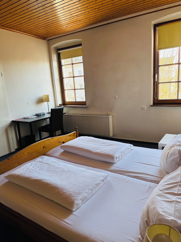 Basic Double or Twin Room photo 2