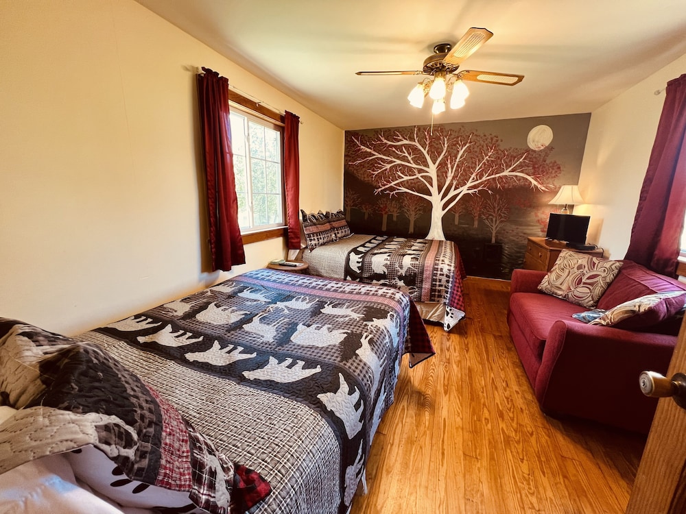 Traditional Cottage, 1 Bedroom, Fireplace, Lake View