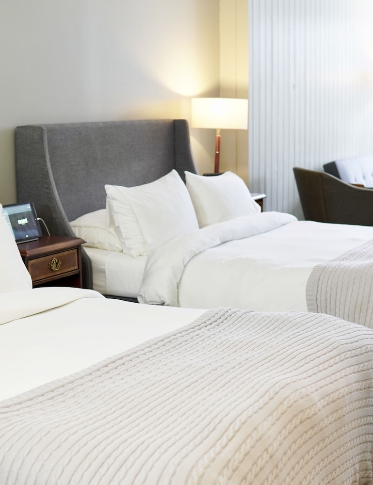 Family Room, Multiple Beds