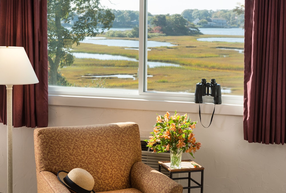 Room, 1 King Bed, Bay View - Photo 2