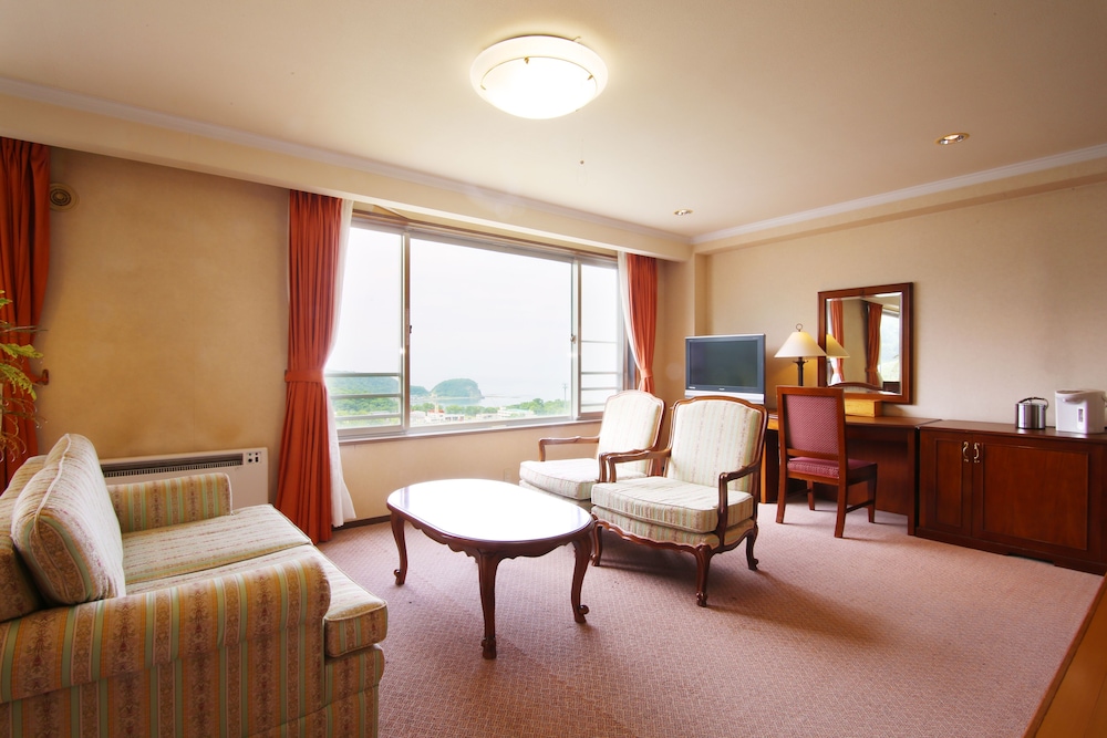 Japanese Western Style Room with Japanese Futon, Non-Smoking, West Wing, 9th or 10th Floor photo 2