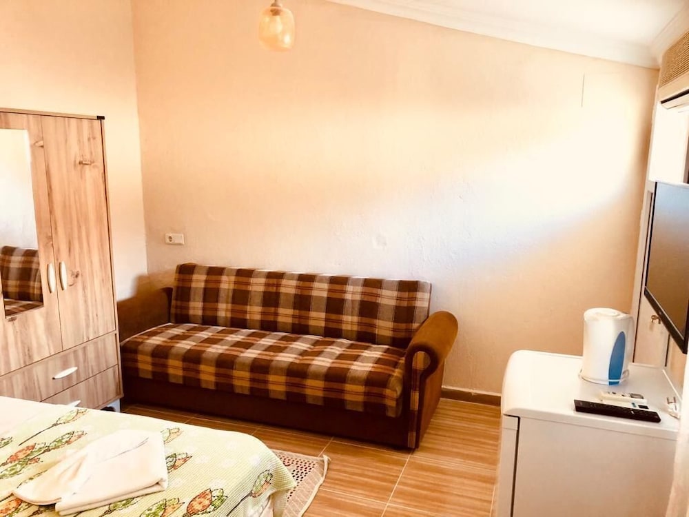 Economy Double Room photo 3