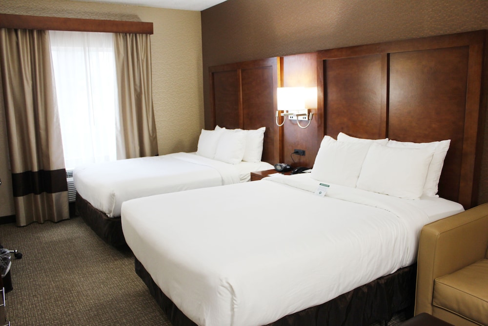 Suite, Non-Smoking, 2 Queen Beds with Sofa Bed - Photo 13