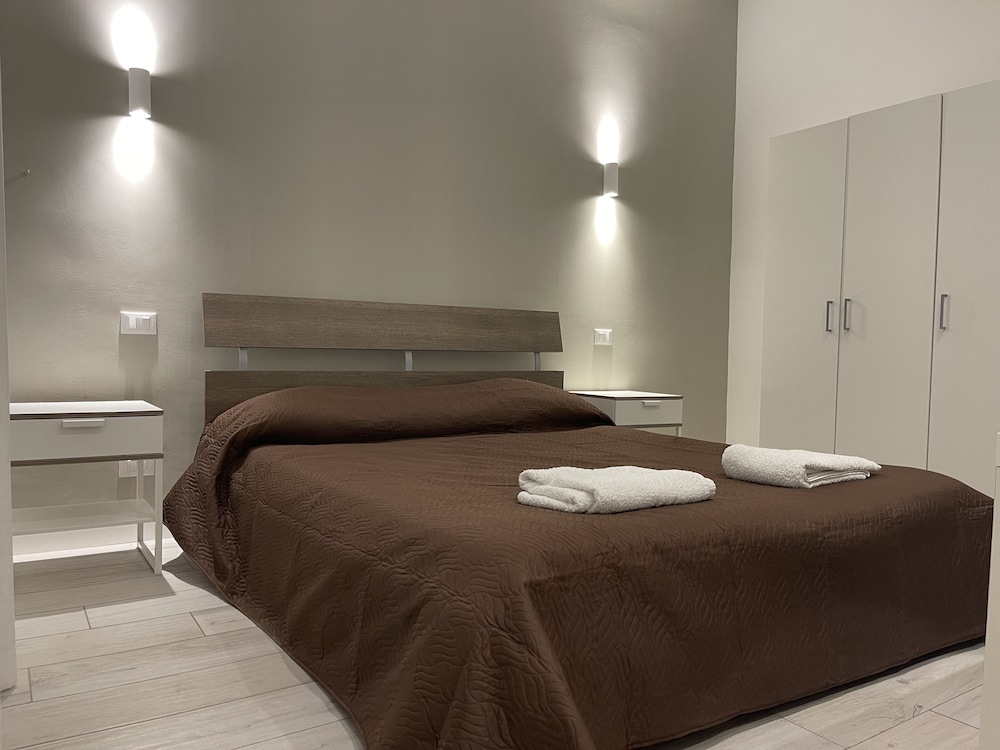 Suite, Ensuite photo 3