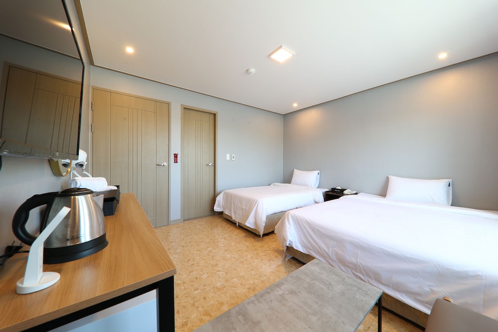 Standard Twin Room photo 2
