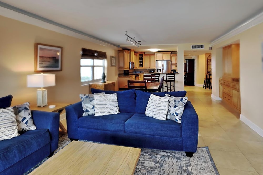 Condo, Multiple Beds, Balcony, Ocean View (#808 East - No Pets) photo 1