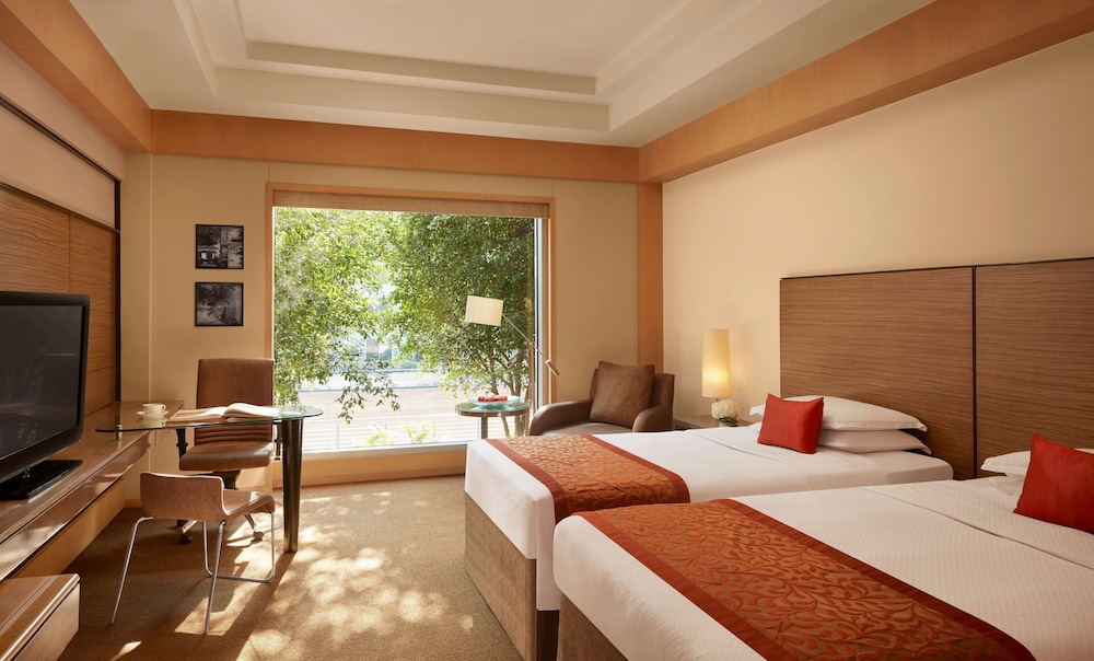 Club Room, 2 Twin Beds, Patio