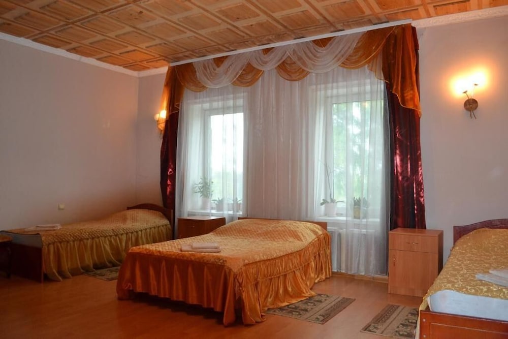 Economy Quadruple Room, Multiple Beds photo 3