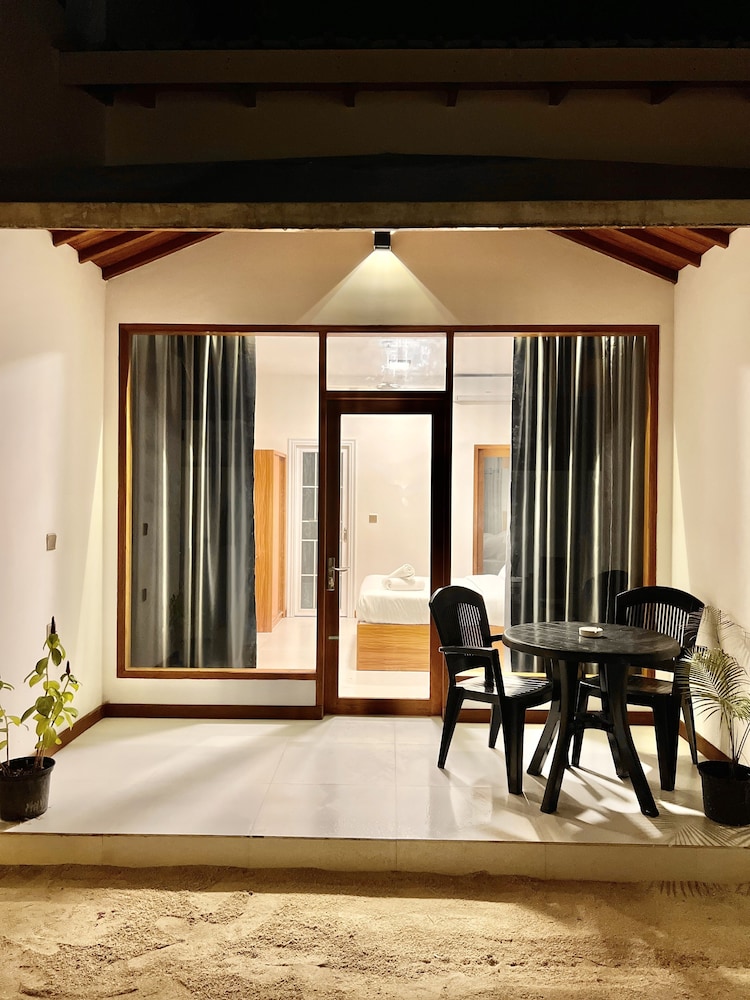 Deluxe Double Room - Photo 10