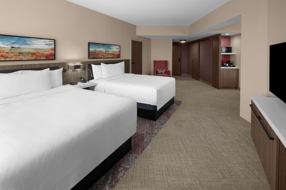 Room, 2 Queen Beds, Accessible (Roll-In Shower) photo 1
