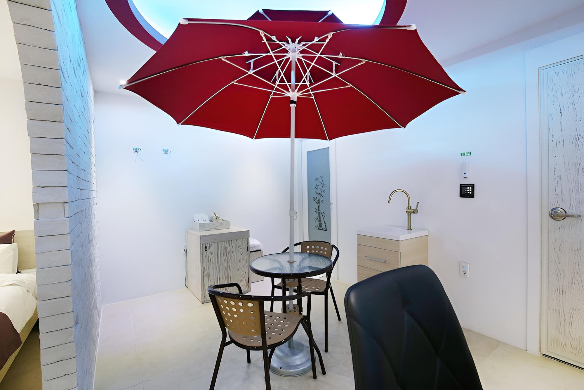 Room (Standard Room) - Photo 8