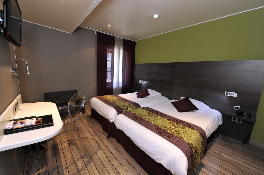 Superior Elegance Room, 2 Twin Beds photo 2