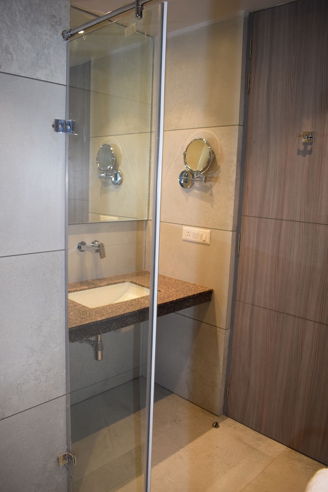 Executive Room - Photo 2